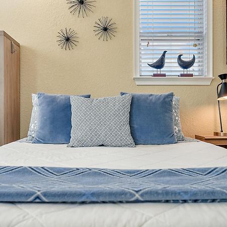 Retro Retreat In Dtsp - Explore The Downtown Area Αγία Πετρούπολη Εξωτερικό φωτογραφία